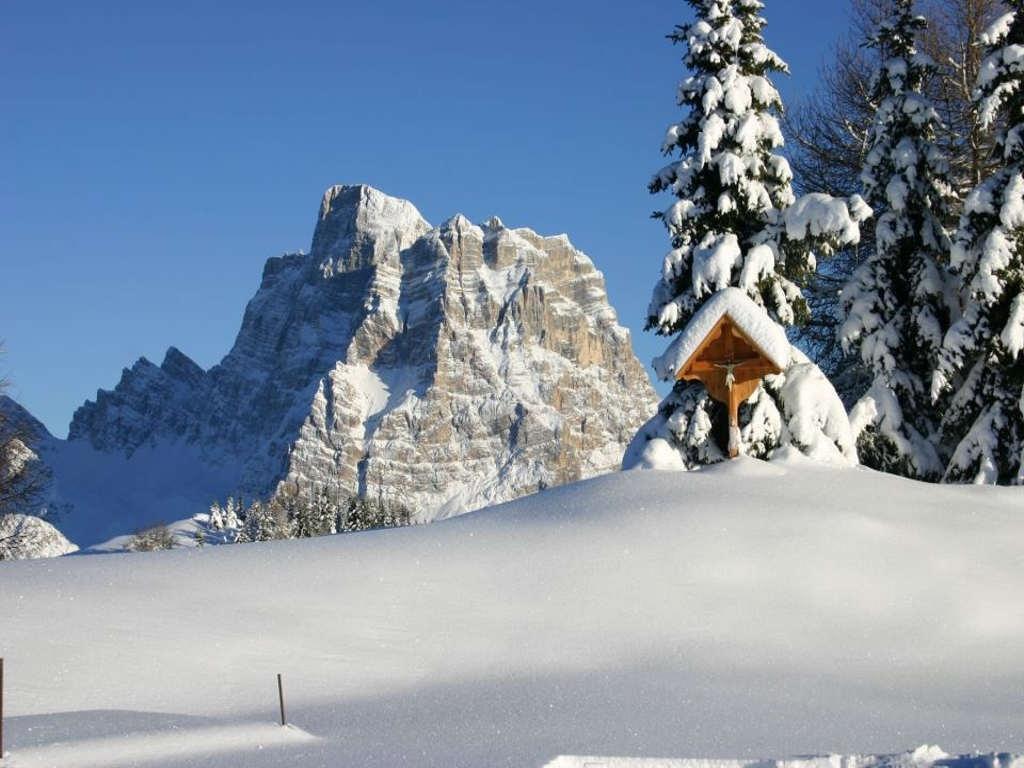Garni La Rondine Hotel Selva di Cadore Exterior photo